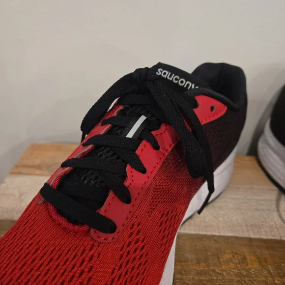 Saucony Breakthru 4 Men's Red Black Running Sneakers  Size 9 New No Insoles - Picture 5 of 10